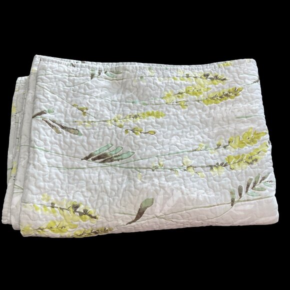 Grey/Yellow Floral Print Quilt - Picture 2 of 4